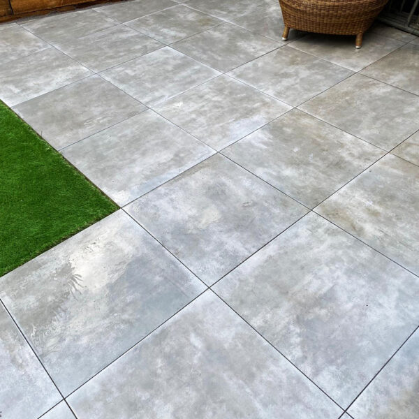 GROUND GREY PORCELAIN