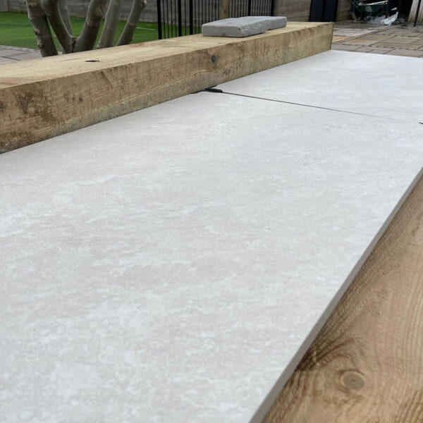 QUARTZ WHITE PORCELAIN