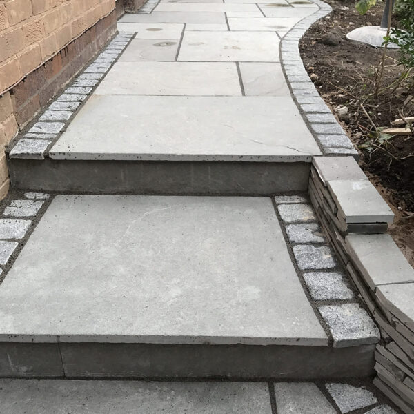 GREY LIMESTONE SAWN EDGES