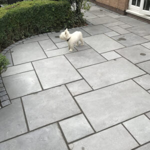 GREY LIMESTONE SAWN EDGES