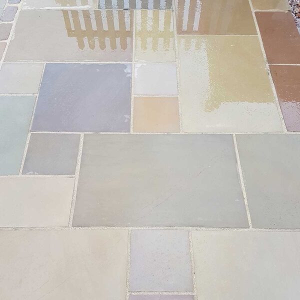 RAJ GREEN SAWN & HONED