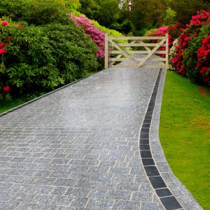 SILVER GREY GRANITE BLOCK PAVING